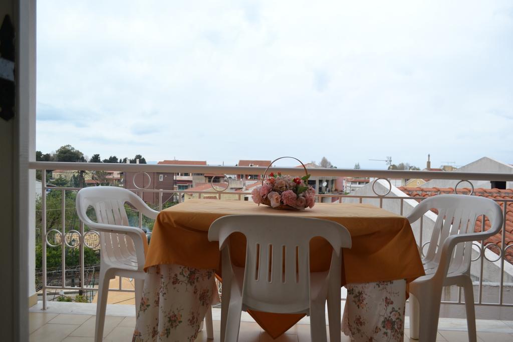 Koskinas Apartments Ахарави Номер фото